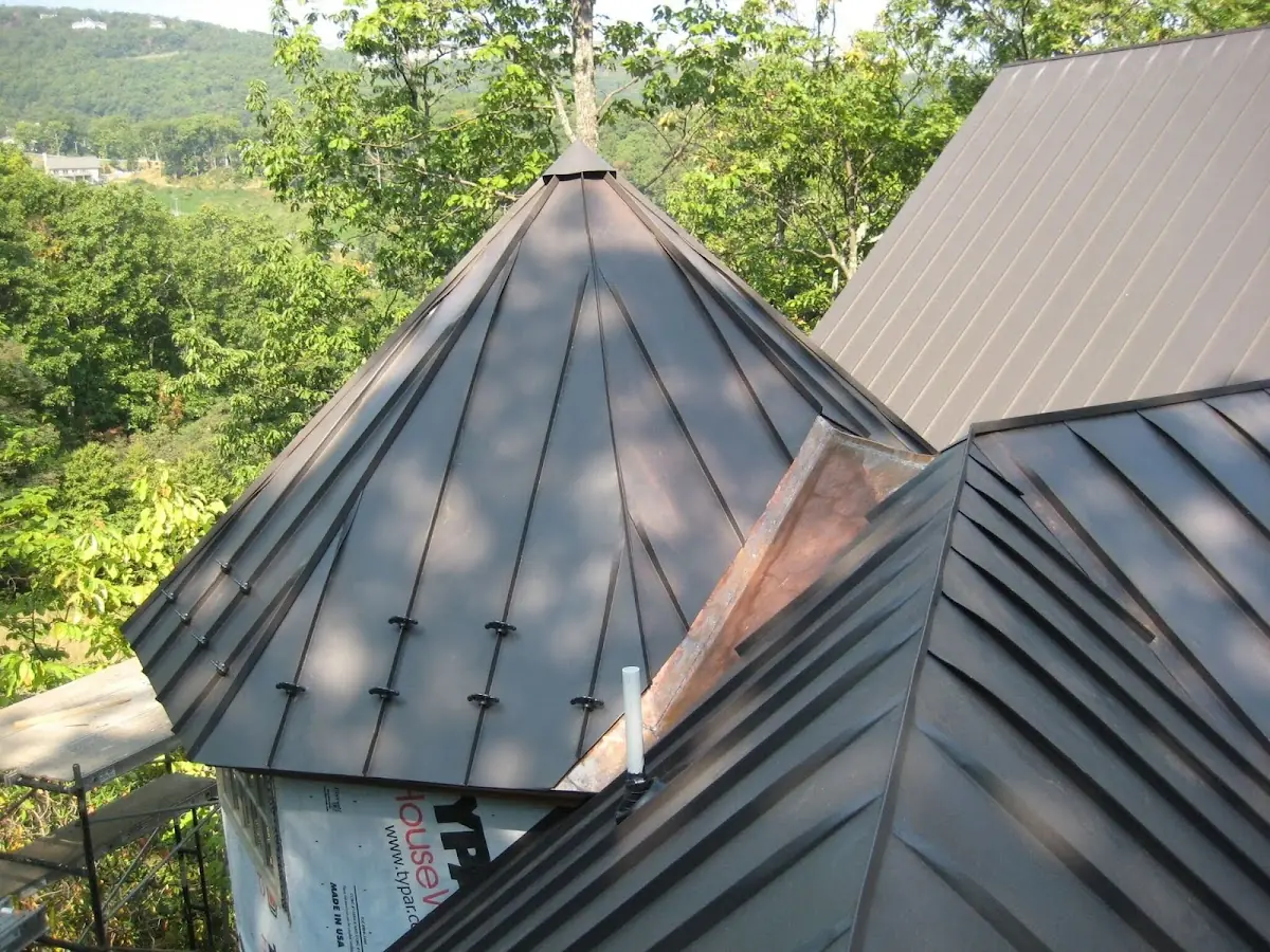 Professional Gutter Cleaning by Craftsman Roofing in Rensselaer